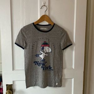 Abercrombie & Fitch NWT Snoopy Skate Central Park T-Shirt size XS
